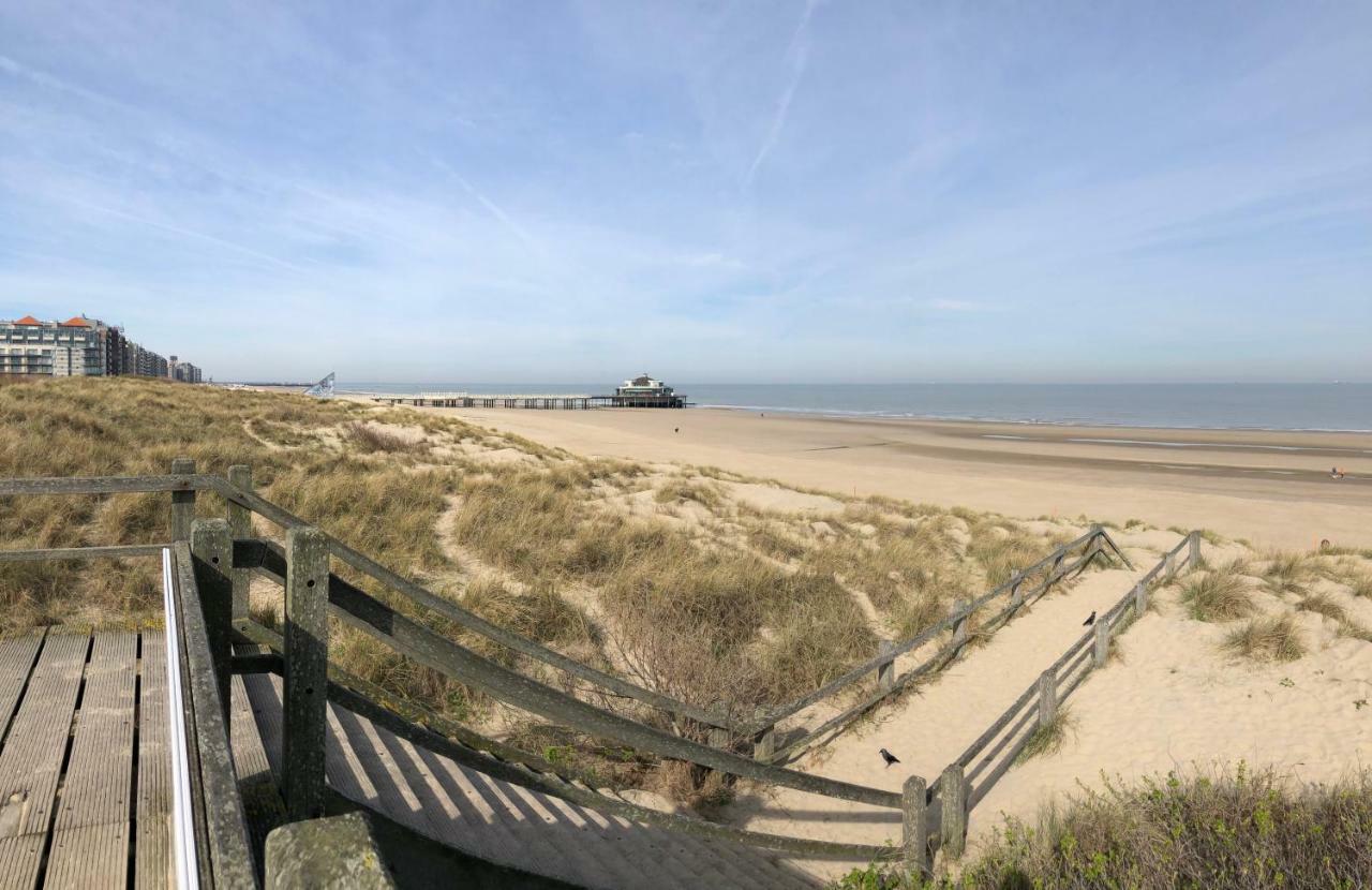 StayatSea Retro Appartementen Blankenberge Bagian luar foto